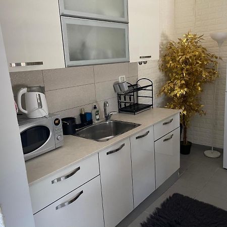 Apartamento Housing Unit In The Moshav Mishmār Hāyardin Exterior foto